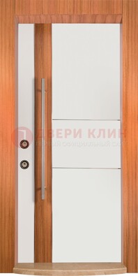 Белая входная дверь c МДФ панелью ЧД-09 в частный дом в Екатеринбурге