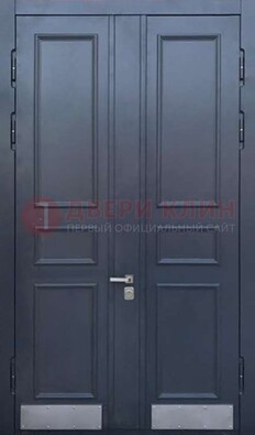 Черная двухстворчатая дверь для улицы с МДФ ДМ-535 в Екатеринбурге