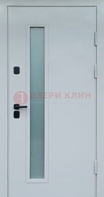 Светлая железная дверь с порошковым напылением ДП-303 в Екатеринбурге