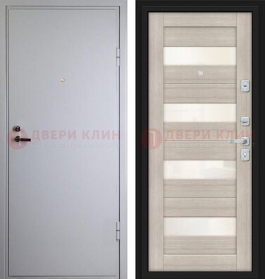 Белая железная дверь с порошковым напылением и стеклом ДП-308 в Екатеринбурге