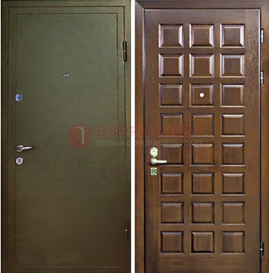 Зеленая входная дверь с порошковым окрасом ДП-64 в Тамбове