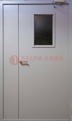 Белая железная подъездная дверь ДПД-4 в Екатеринбурге
