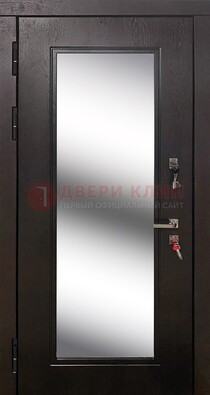 Коричневая железная дверь со стеклом для дома ДС-23 в Екатеринбурге