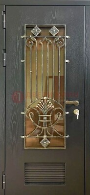 Одностворчатая железная дверь со стеклом и ковкой для дома ДСК-101 в Ростове-На-Дону