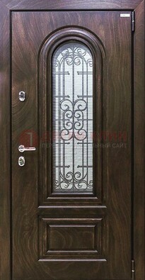 Темная филенчатая железная дверь со стеклом и ковкой ДСК-102 в Екатеринбурге