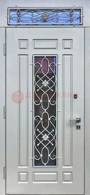 Белая железная дверь со стеклом и ковкой с верхней фрамугой ДСК-112 в Екатеринбурге