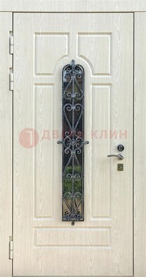 Светлая стальная дверь со стеклом и ковкой ДСК-118 в Екатеринбурге