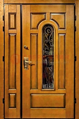 Распашная металлическая дверь со стеклом и ковкой для дома ДСК-152 в Екатеринбурге