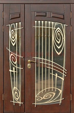 Коричневая железная дверь с большим стеклом и ковкой ДСК-203 в Екатеринбурге