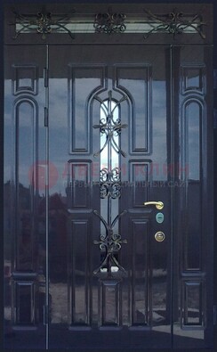 Глянцевая полуторная дверь Винорит стекло и ковка ДСК-275 в Екатеринбурге