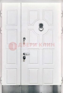 Белая входная дверь с виноритом ДВТ-246 в Екатеринбурге