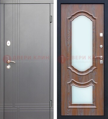 Серая входная дверь со светлой МДФ и зеркалами внутри ДЗ-77 в Екатеринбурге