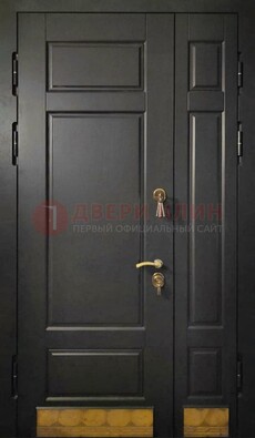 Черная полуторная железная дверь для частного дома ПЛ-2 в Екатеринбурге